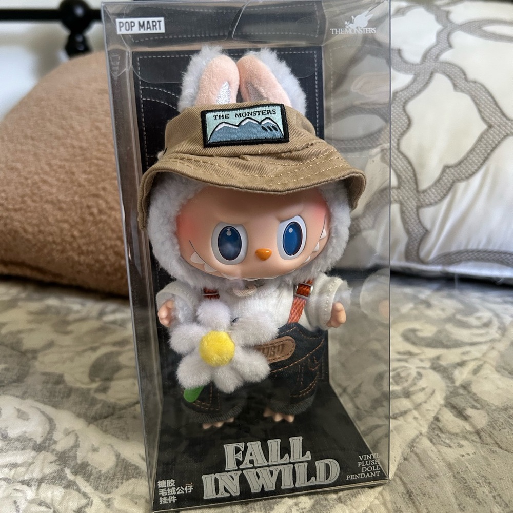 Pop Mart Labubu Fall In Wild
